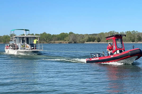 Chickamauga Lake Boat Towing